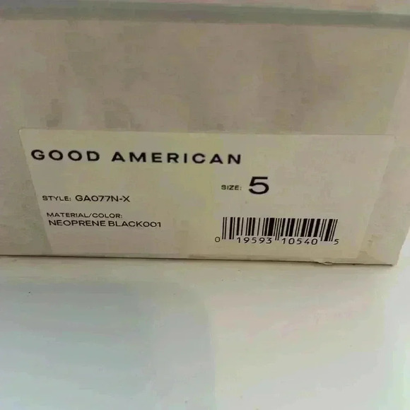 🆕 with box Good American neoprene black thong with clear wedge heels - Picture 11 of 12